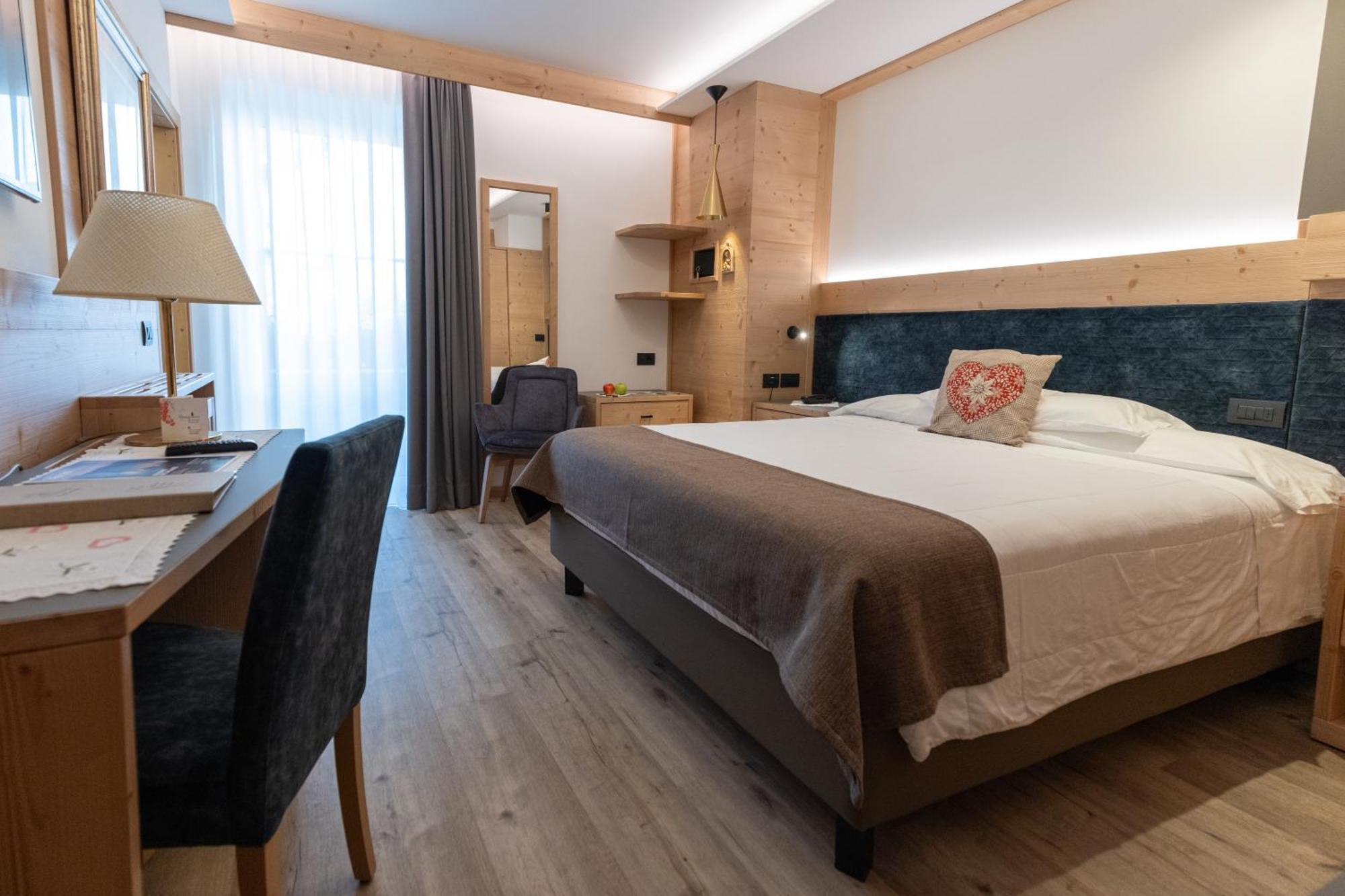 Alexander Hotel Alpine Wellness Dolomites Молвена Екстериор снимка