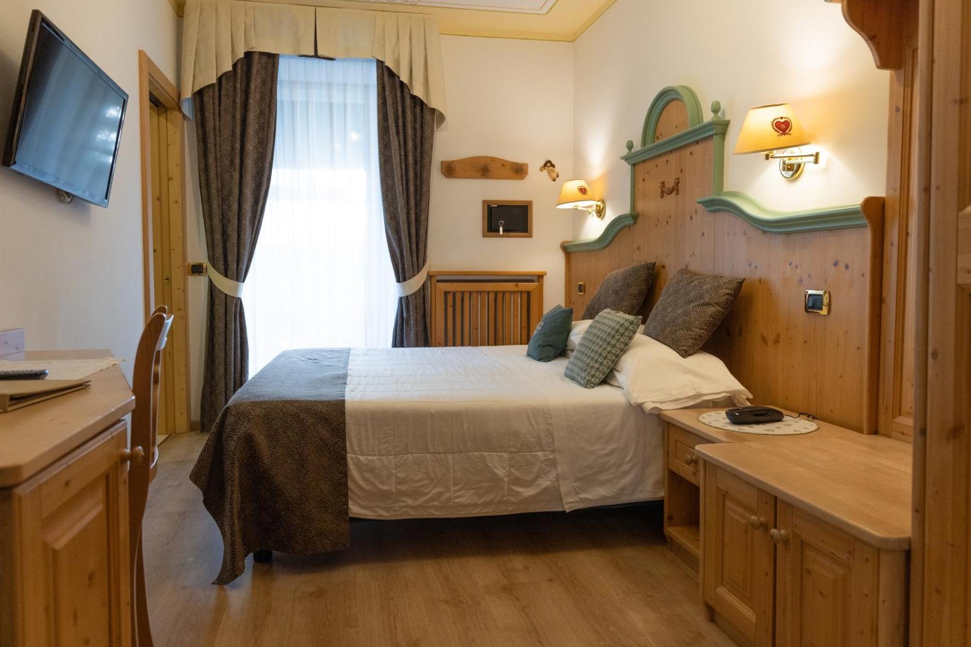 Alexander Hotel Alpine Wellness Dolomites Молвена Екстериор снимка