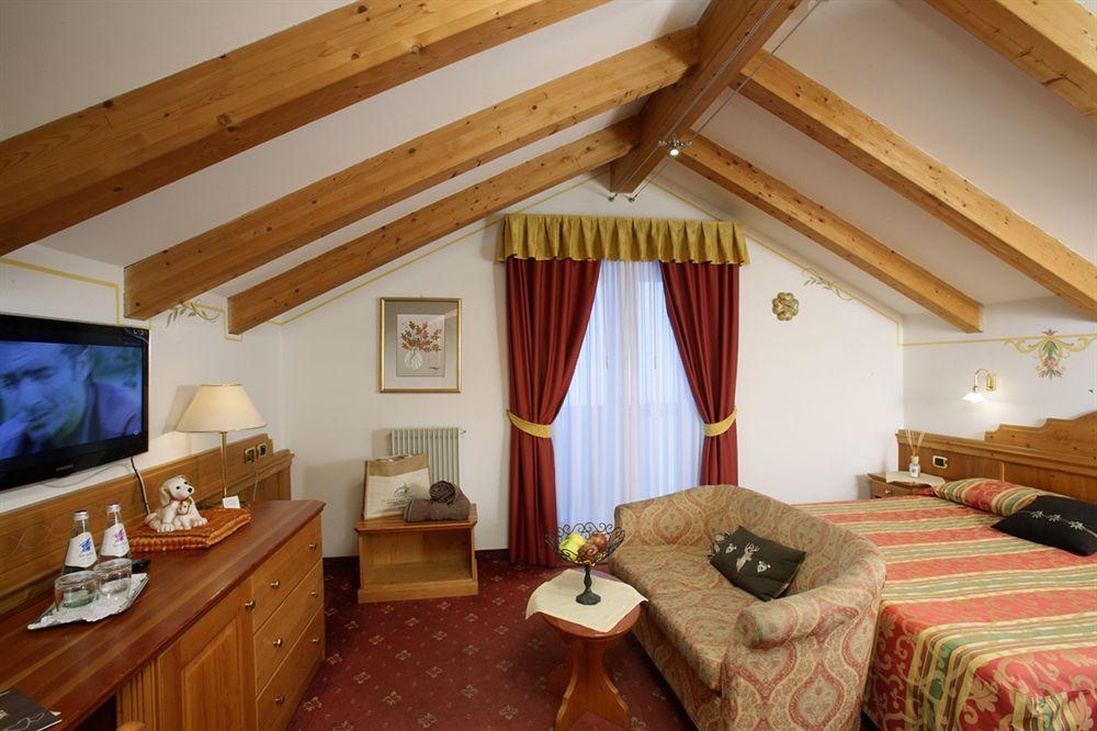 Alexander Hotel Alpine Wellness Dolomites Молвена Екстериор снимка