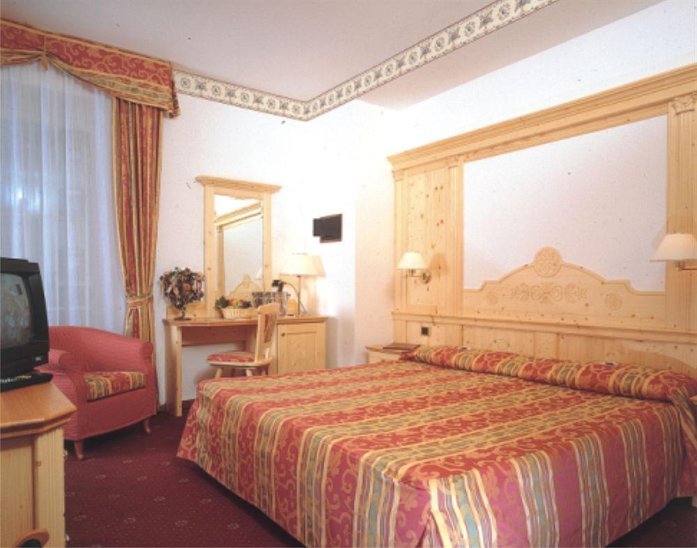 Alexander Hotel Alpine Wellness Dolomites Молвена Екстериор снимка