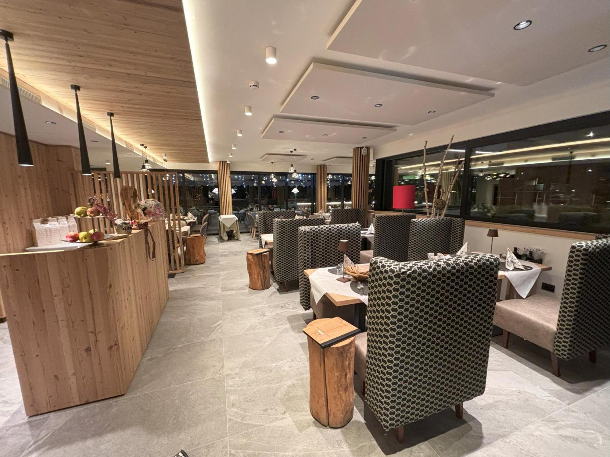 Alexander Hotel Alpine Wellness Dolomites Молвена Екстериор снимка