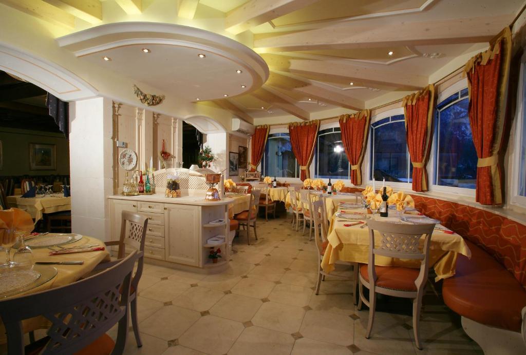 Alexander Hotel Alpine Wellness Dolomites Молвена Екстериор снимка