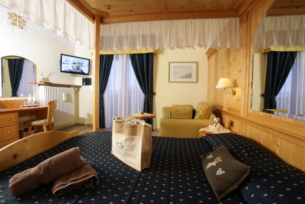 Alexander Hotel Alpine Wellness Dolomites Молвена Екстериор снимка