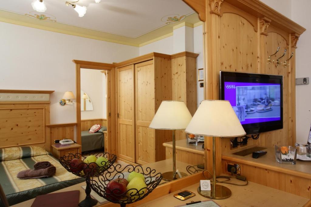 Alexander Hotel Alpine Wellness Dolomites Молвена Екстериор снимка