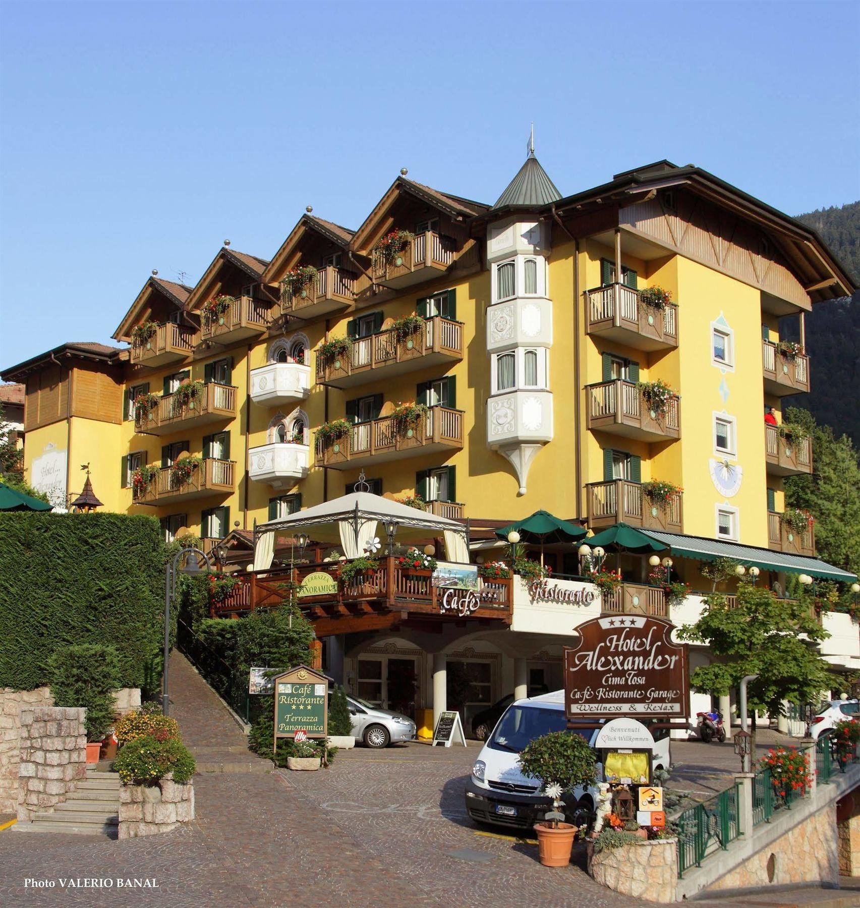 Alexander Hotel Alpine Wellness Dolomites Молвена Екстериор снимка