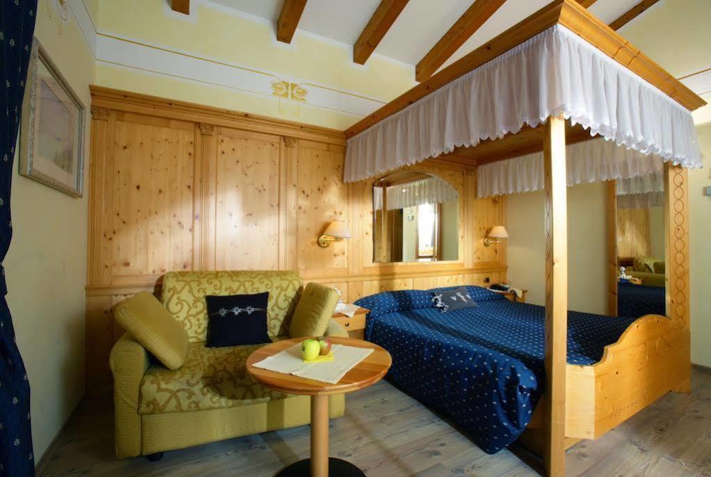 Alexander Hotel Alpine Wellness Dolomites Молвена Екстериор снимка