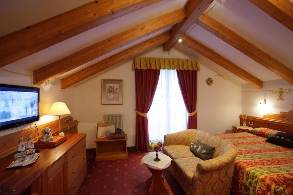 Alexander Hotel Alpine Wellness Dolomites Молвена Екстериор снимка
