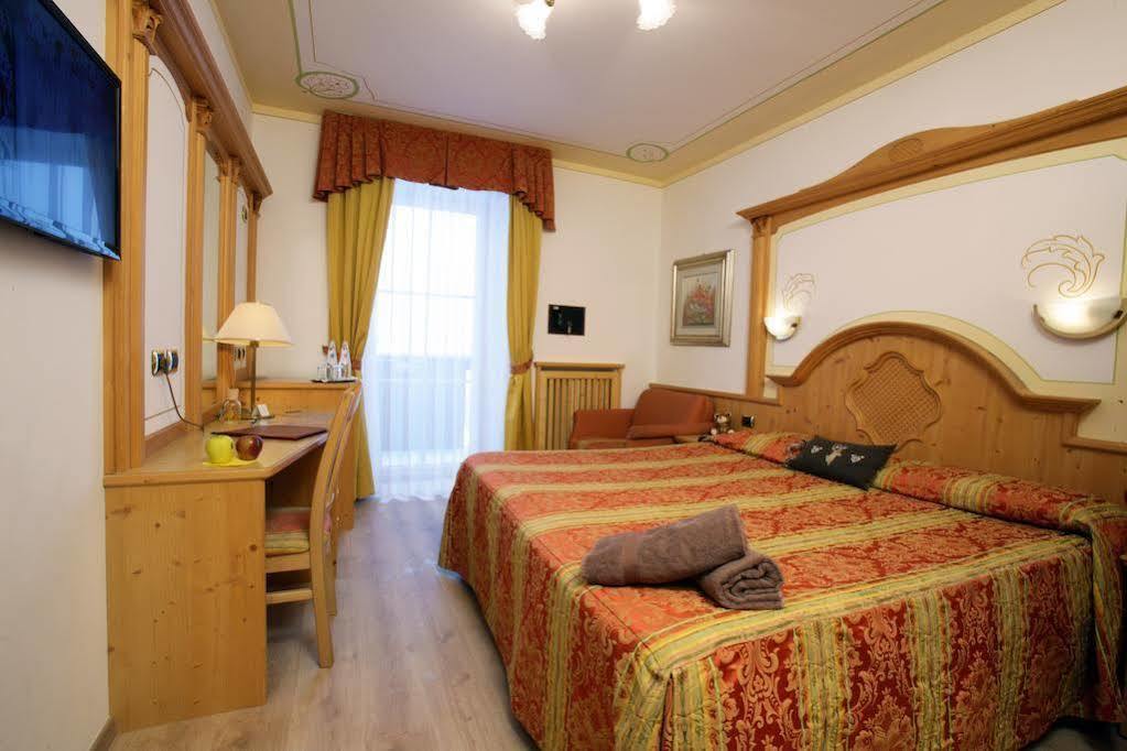 Alexander Hotel Alpine Wellness Dolomites Молвена Екстериор снимка