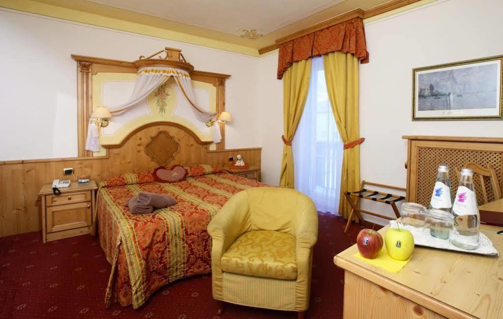 Alexander Hotel Alpine Wellness Dolomites Молвена Екстериор снимка
